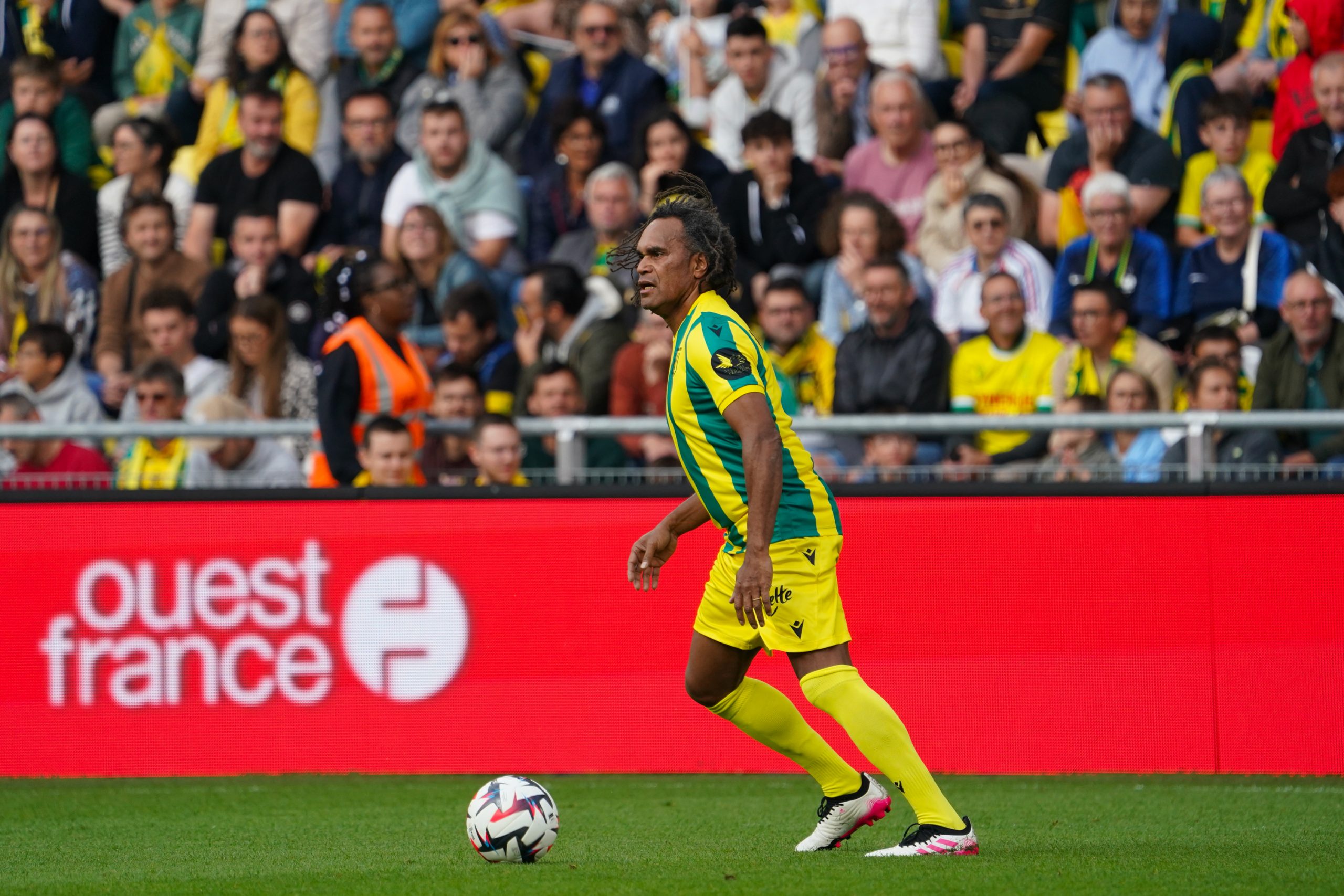 FC Nantes Mercato : Karembeu salue un gros coup des Canaris