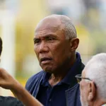 FC Nantes : Kombouaré déjà dans le train pour remplacer Castro, la folle rumeur fait exploser les supporters ! 