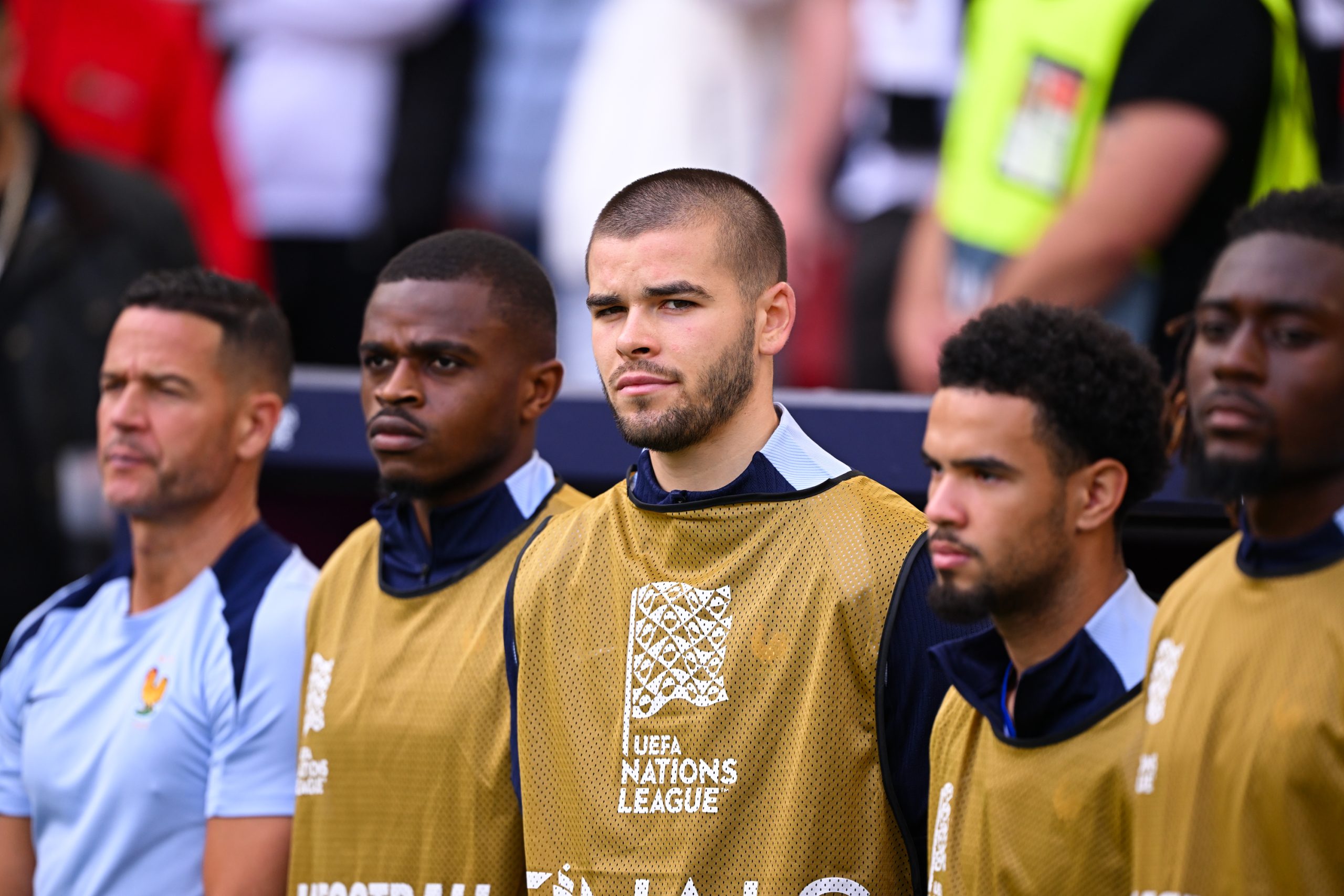 Le gardien du LOSC Lucas Chevalier lors d'un match de l'équipe de France.