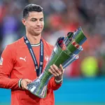 Politique : un maillot de Cristiano Ronaldo offert à Donald Trump, il lui fait passer un message !
