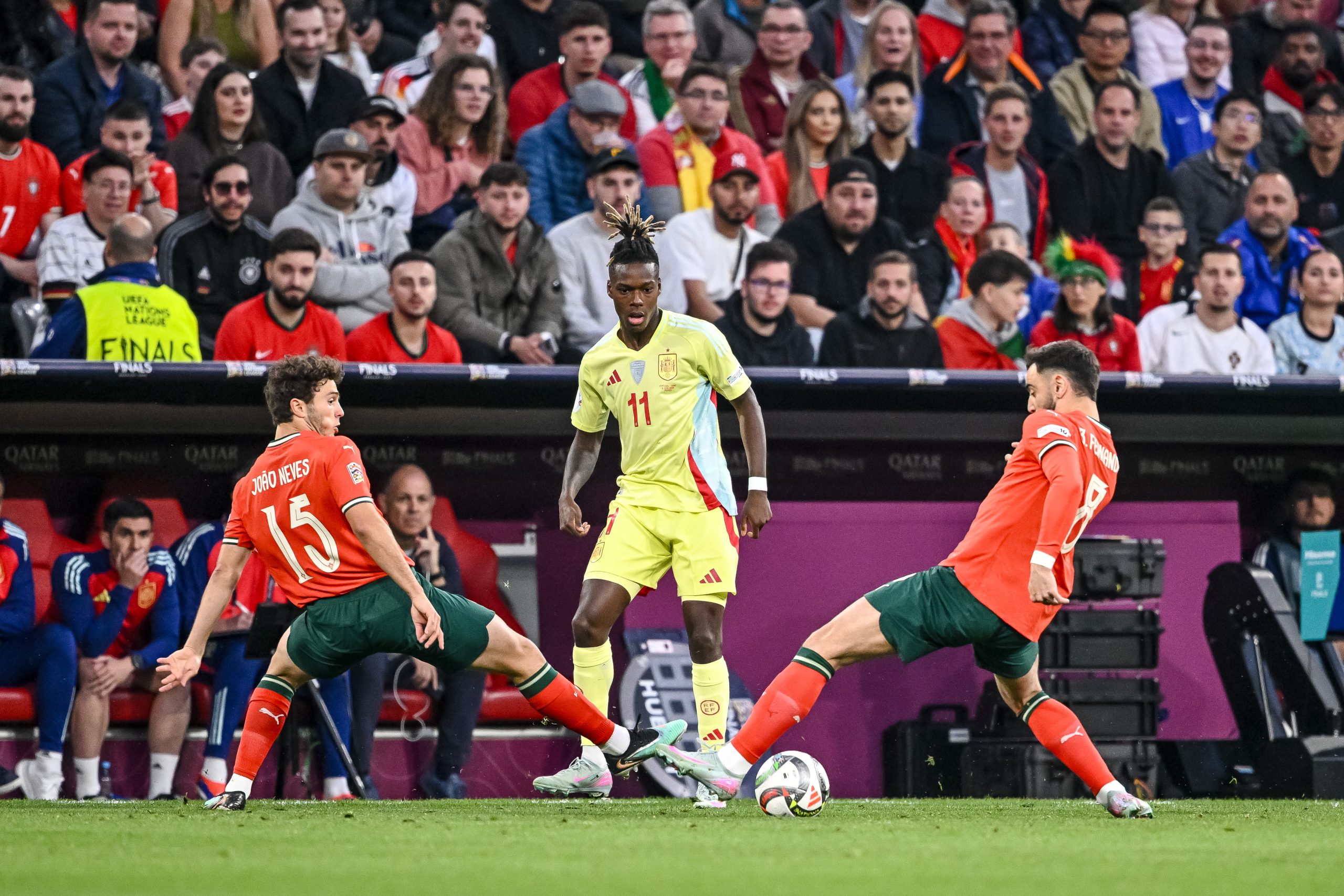 Nico Williams lors du match entre l'Espagne et le Portugal en finale de la Ligue des Nations.