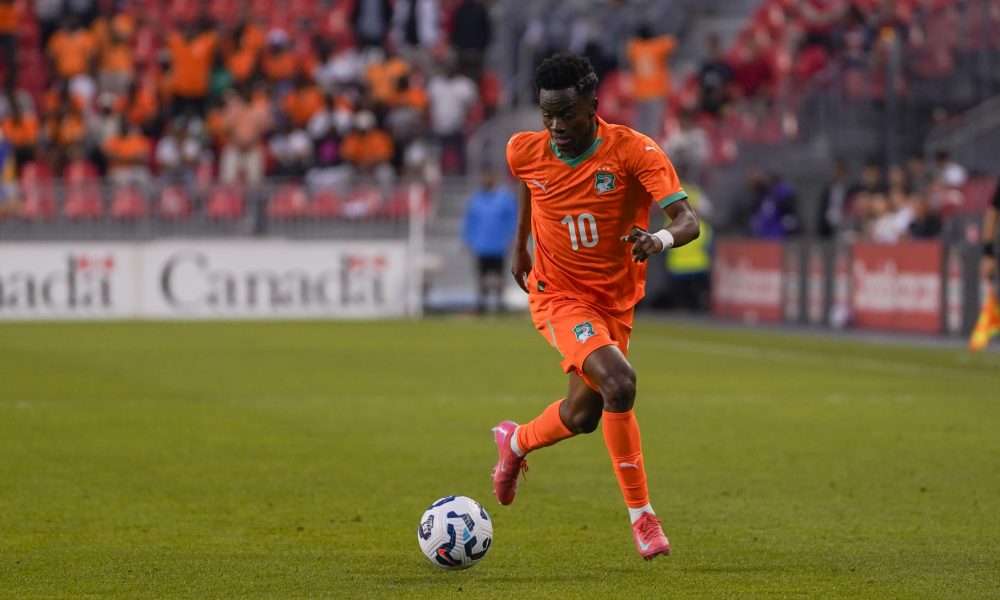 Le jeune ailier ivoirien Simon Adingra serait dans le viseur de l'OM.