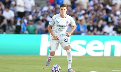 OM Mercato : Pavard seulement de passage à Marseille ?