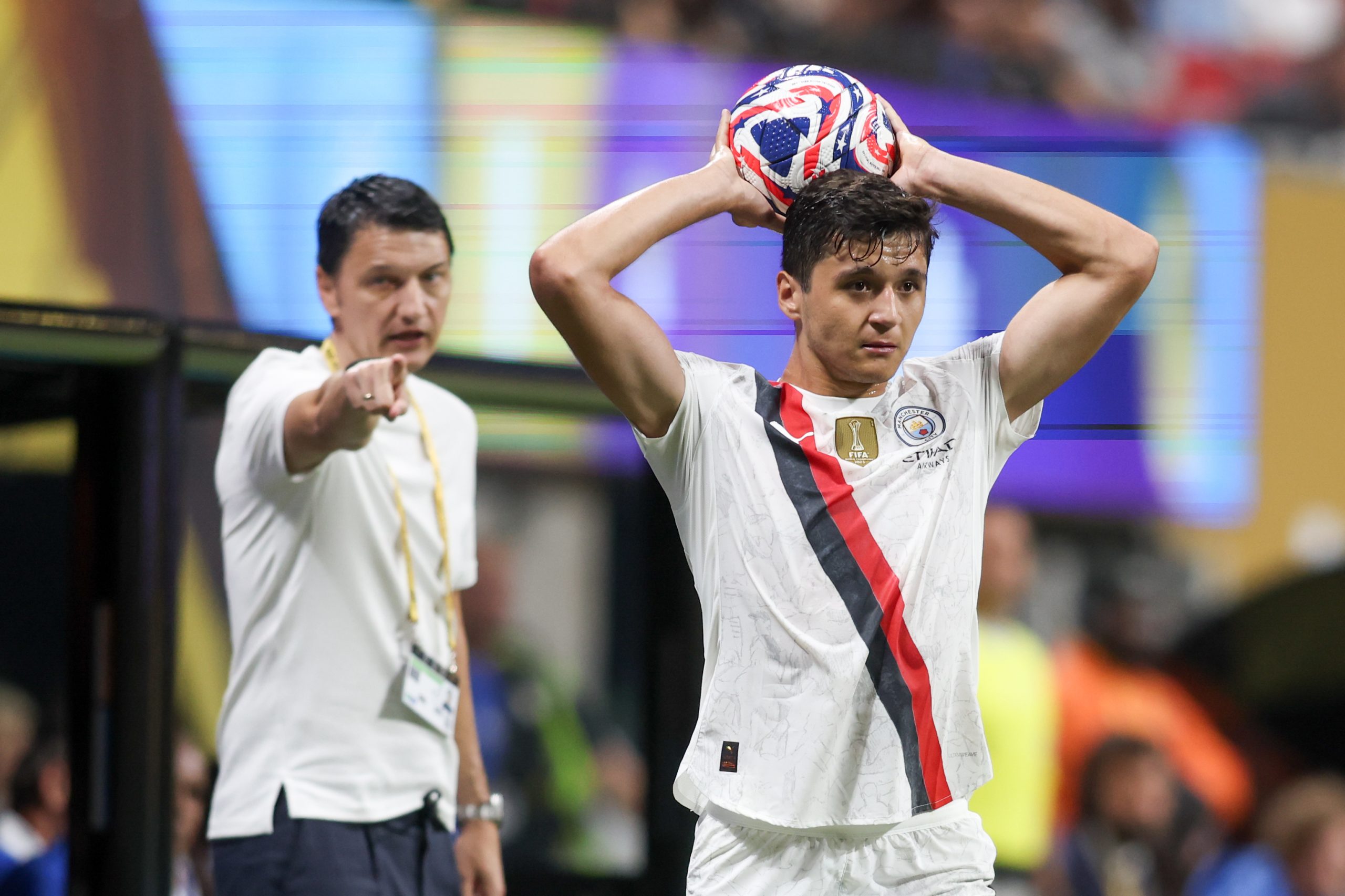 Abdukodir Khusanov lors d'un match du Mondial des Clubs avec Manchester City.