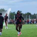 FC Barcelone Mercato : l&rsquo;AC Milan baisse le tarif de Rafael Leao