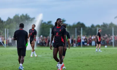 FC Barcelone Mercato : l&rsquo;AC Milan baisse le tarif de Rafael Leao