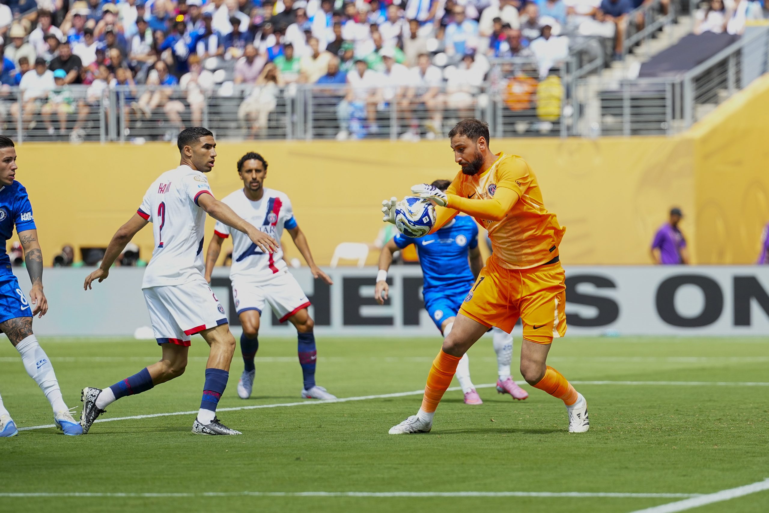 PSG Mercato : après City, un autre ennemi du Qatar veut Donnarumma !