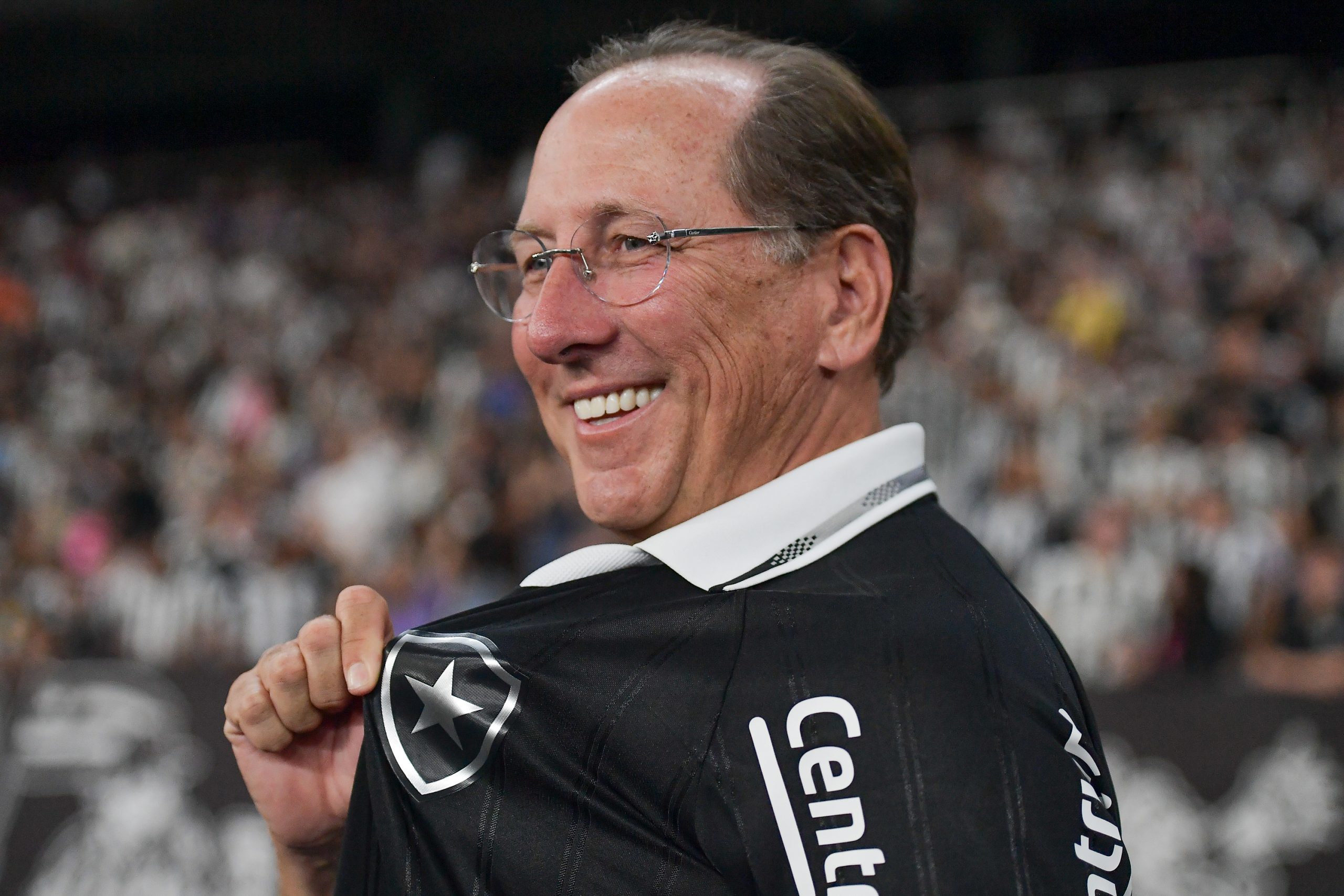 OL Mercato : une recrue officialisée, Textor veut saigner le club !