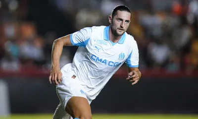 OM Mercato : coups d’accélérateur pour l’avenir de Rowe et Rabiot ! 