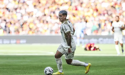 RC Lens Mercato : c&rsquo;est fait pour le départ de Martin Satriano à l&rsquo;OL