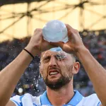 OM : Rowe gifle Rabiot dans le vestiaire, la sanction tombe pour les deux joueurs !