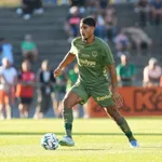 ASSE : Aïmen Moueffek dévoile son rôle dans le vestiaire et révèle son secret pour briller