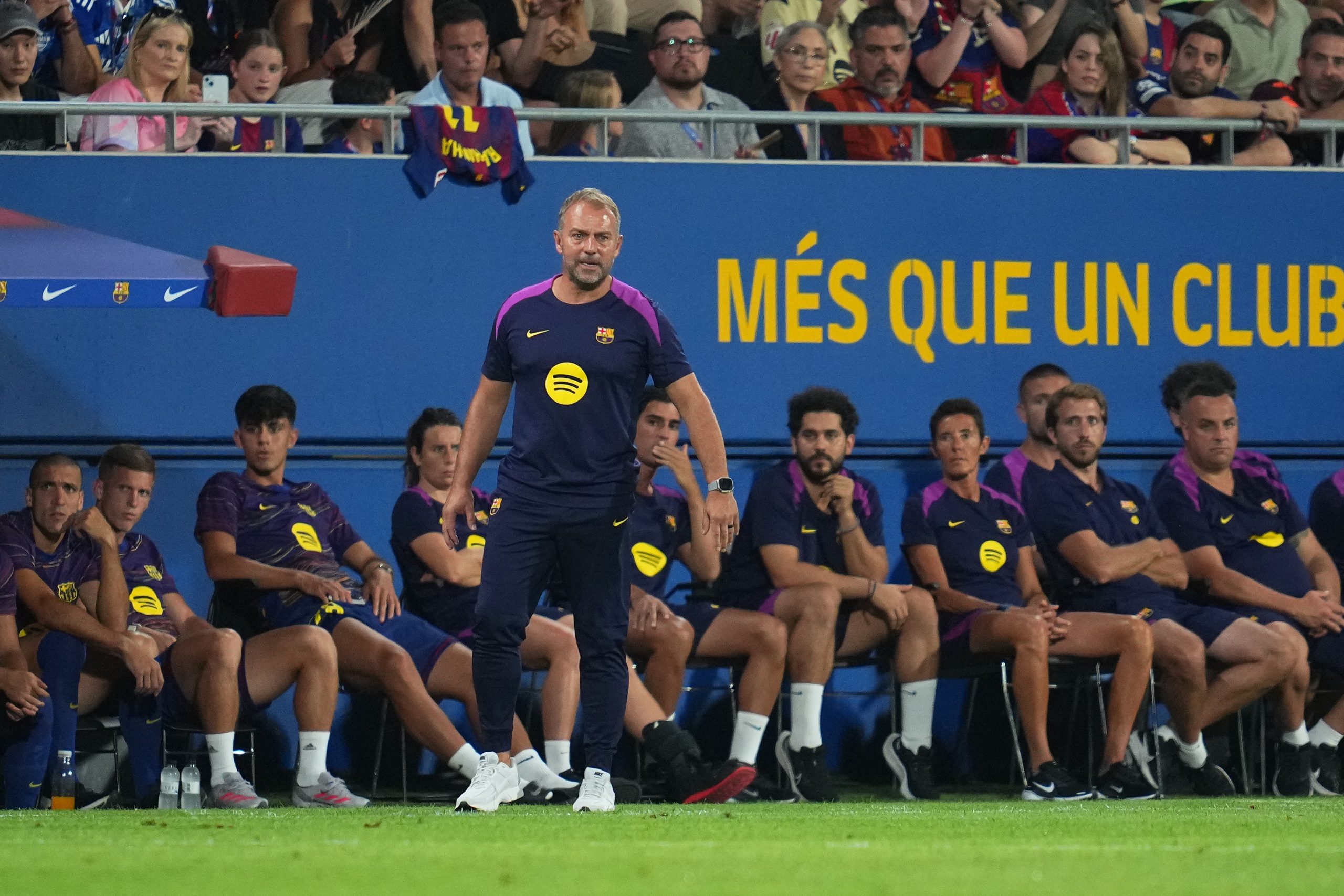 L'entraîneur du FC Barcelone, Hansi Flick, lors d'un match amical.