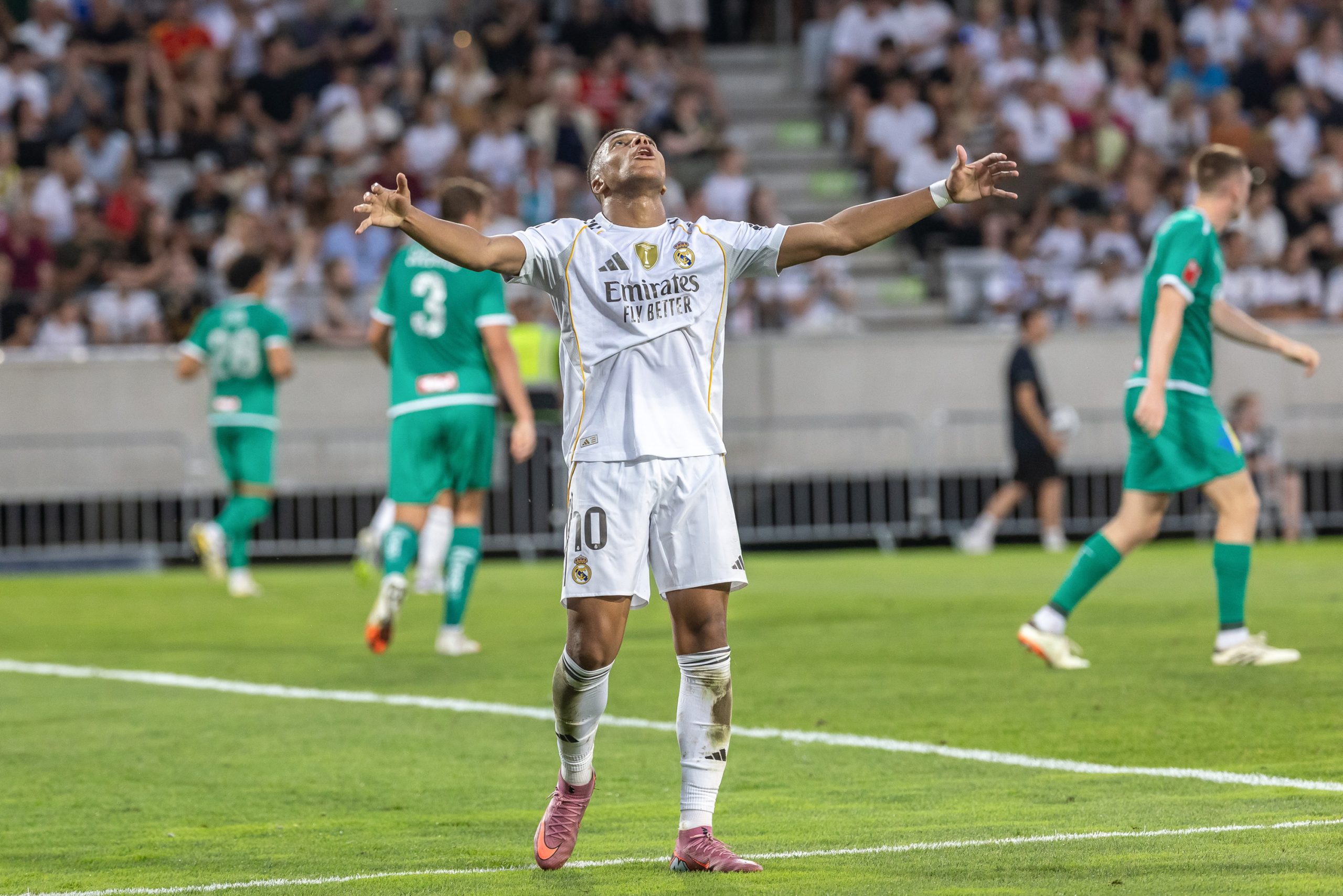La joie de Kylian Mbappé après un but avec le Real Madrid face au WSG Tirol.