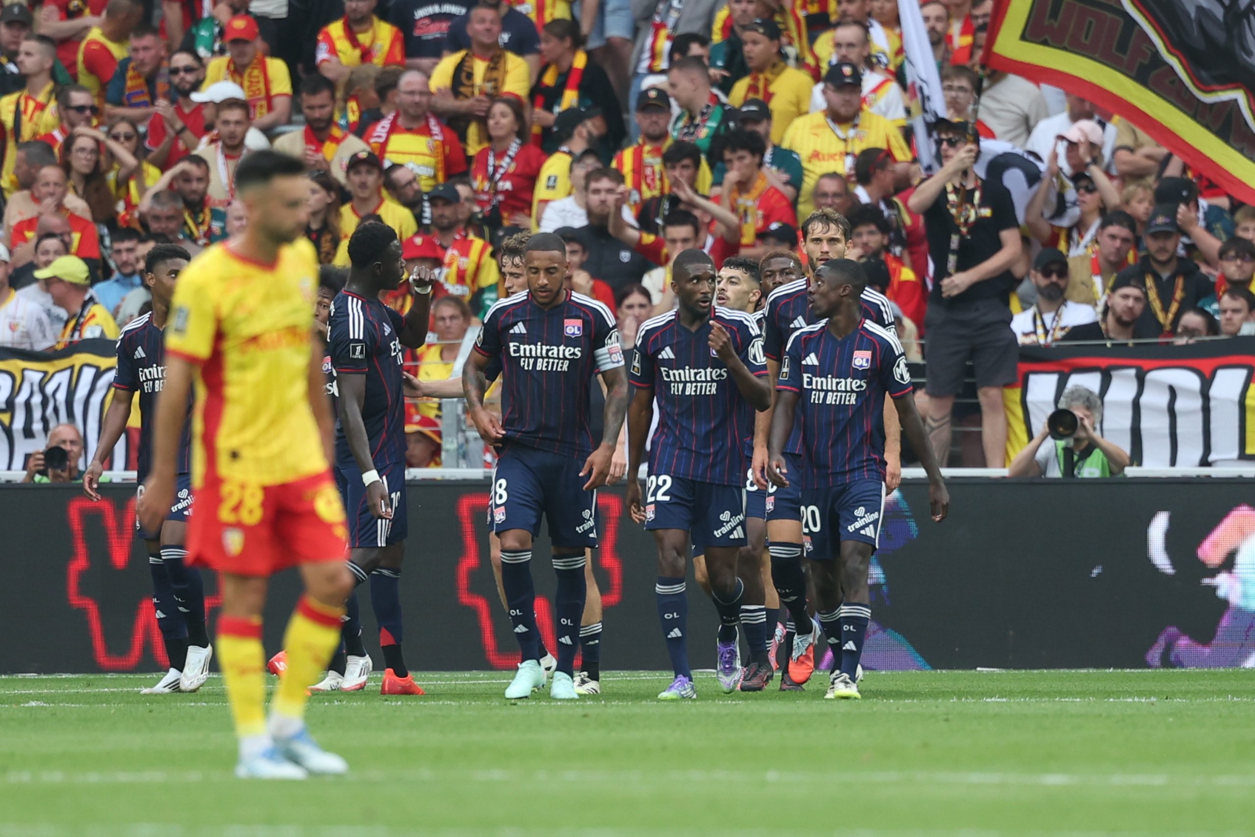 L'OL ramène trois points de Lens.