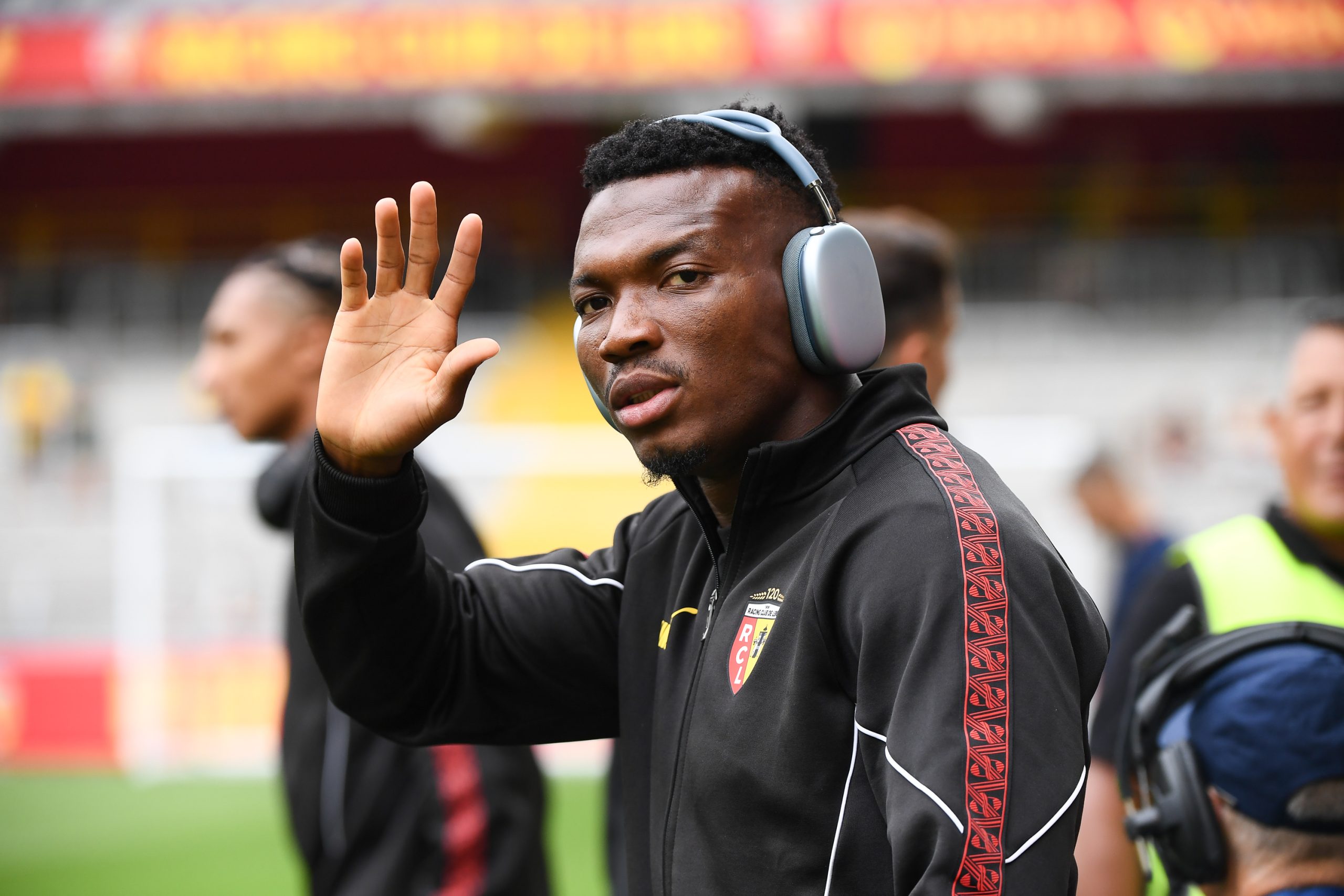 RC Lens : un départ presque acté au milieu, la piste se referme pour l’ASSE