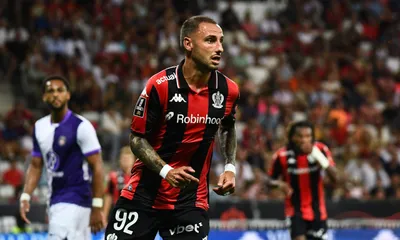 Revue de presse : tensions pour Clauss à Nice, Rennes retient 3 joueurs chers à Beye 