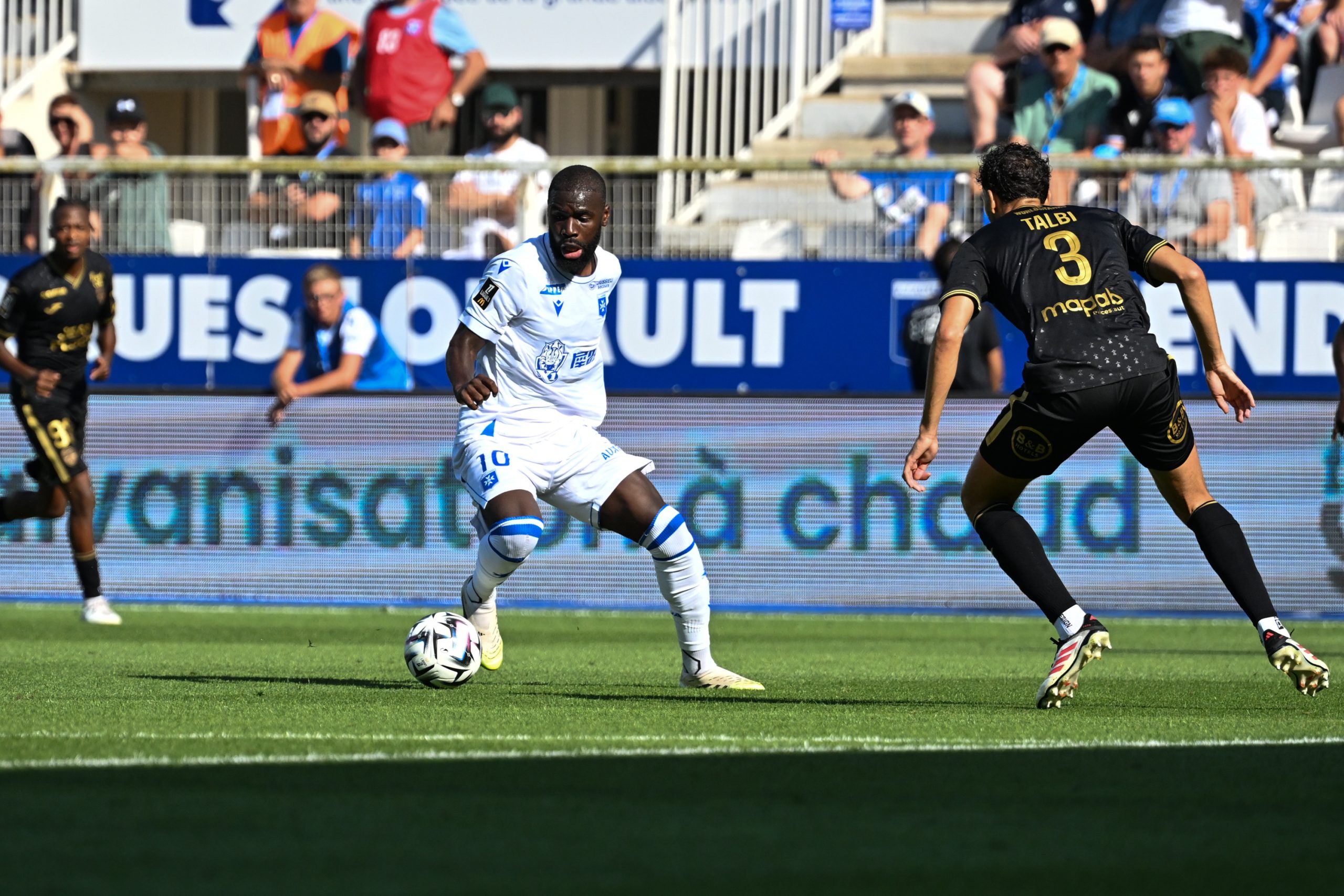 Lassina Sinayoko lors d'un match de l'AJ Auxerre.