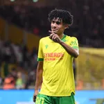 FC Nantes : deux recrues ont marqué des points contre le PSG, Leroux et Cozza pointés du doigt