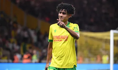 FC Nantes : deux recrues ont marqué des points contre le PSG, Leroux et Cozza pointés du doigt