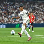 Le Real Madrid s&rsquo;accroche à Mbappé, le FC Barcelone en mode remontada