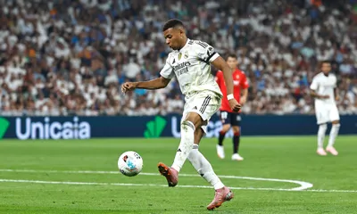 Le Real Madrid s&rsquo;accroche à Mbappé, le FC Barcelone en mode remontada