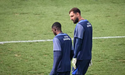 PSG : le Parc a fait ses adieux à Donnarumma, les réactions de Ruiz et Neves