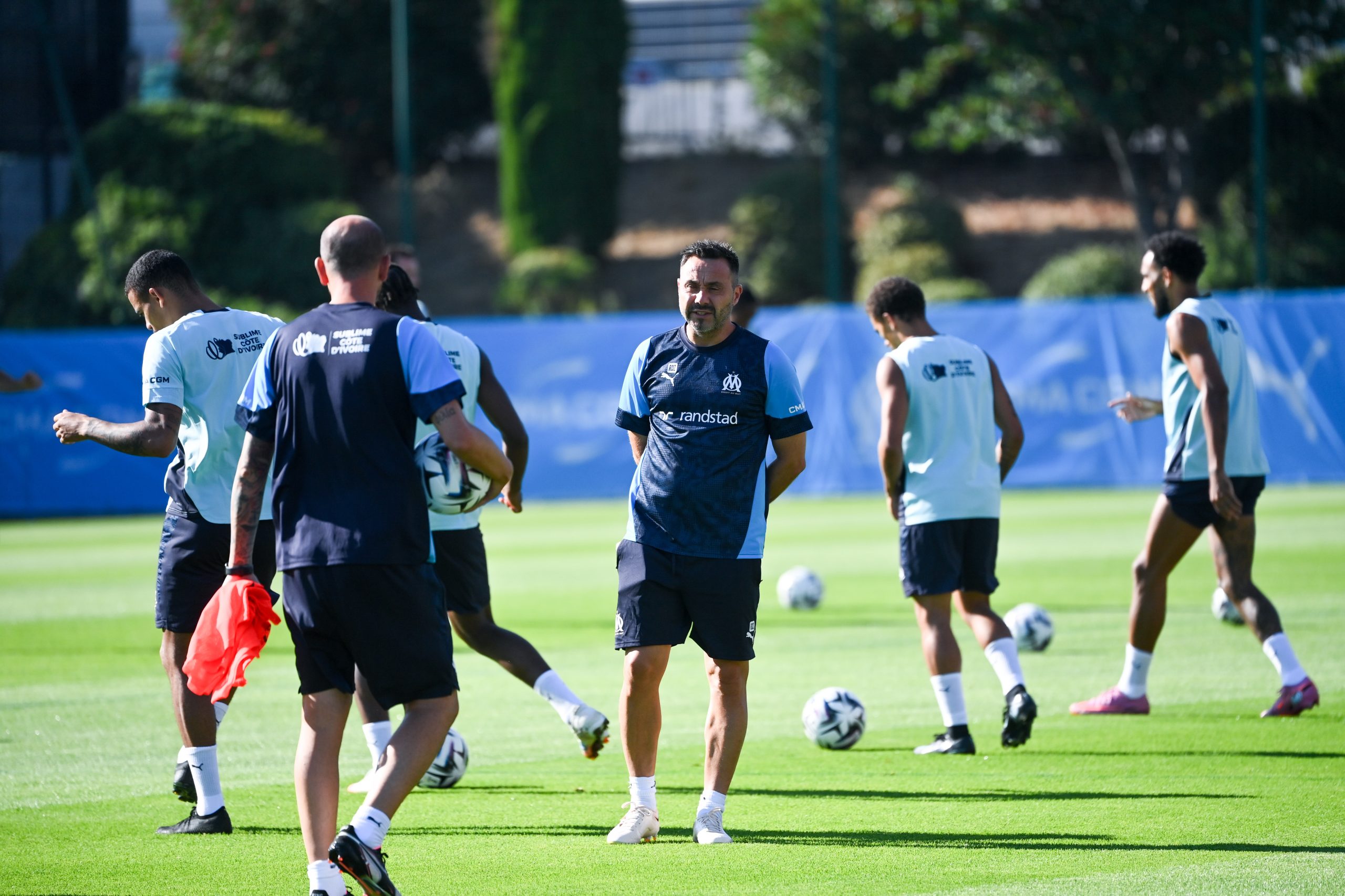Roberto De Zerbi lors d'un entraînement de l'OM.