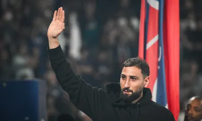 PSG Mercato : Luis Enrique prévient Donnarumma, l&rsquo;Italien garde le sourire