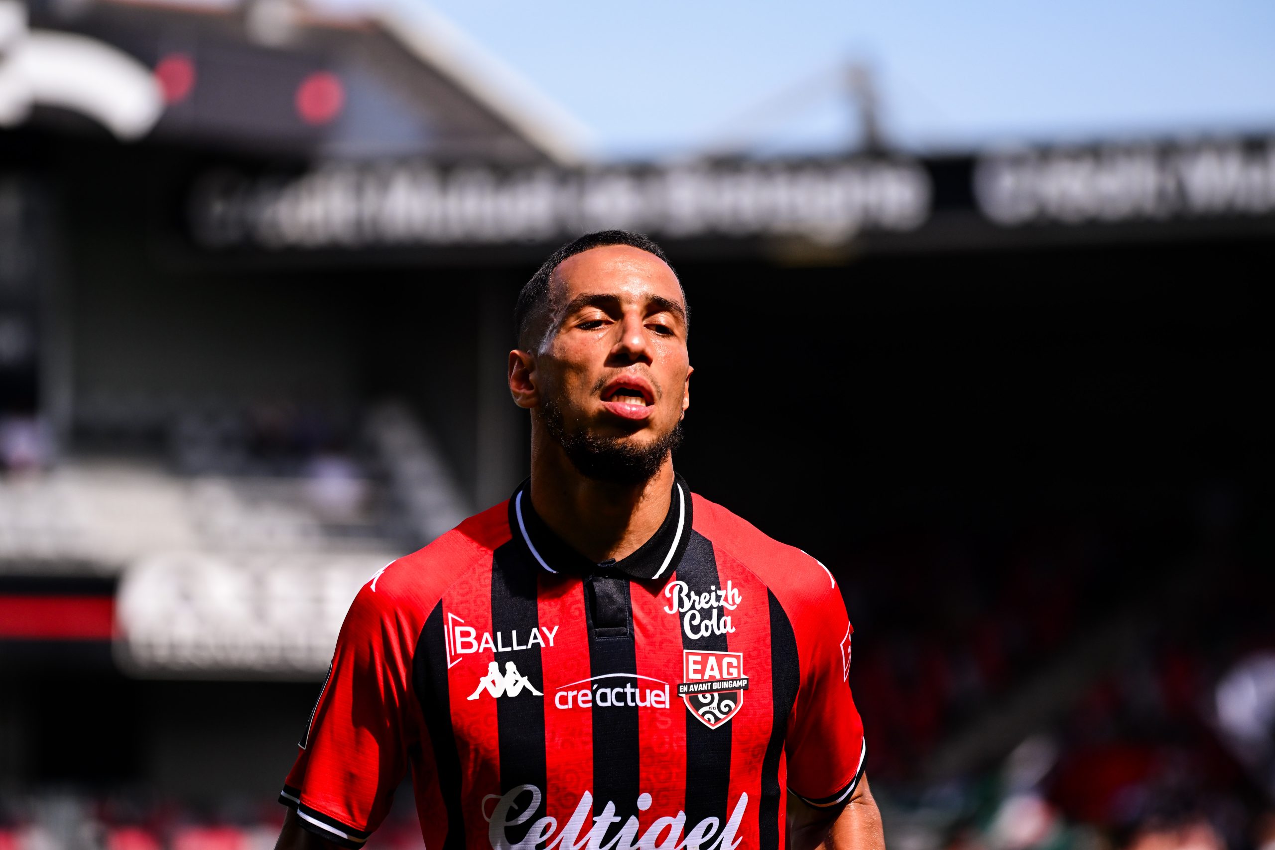 Le milieu offensif de Guingamp Amine Hemia lors d'un match au Roudourou.