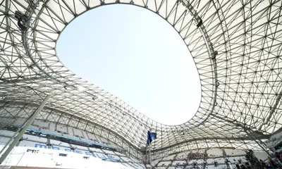 OM – PSG : le Vélodrome frappé par la tempête, des images impressionnantes
