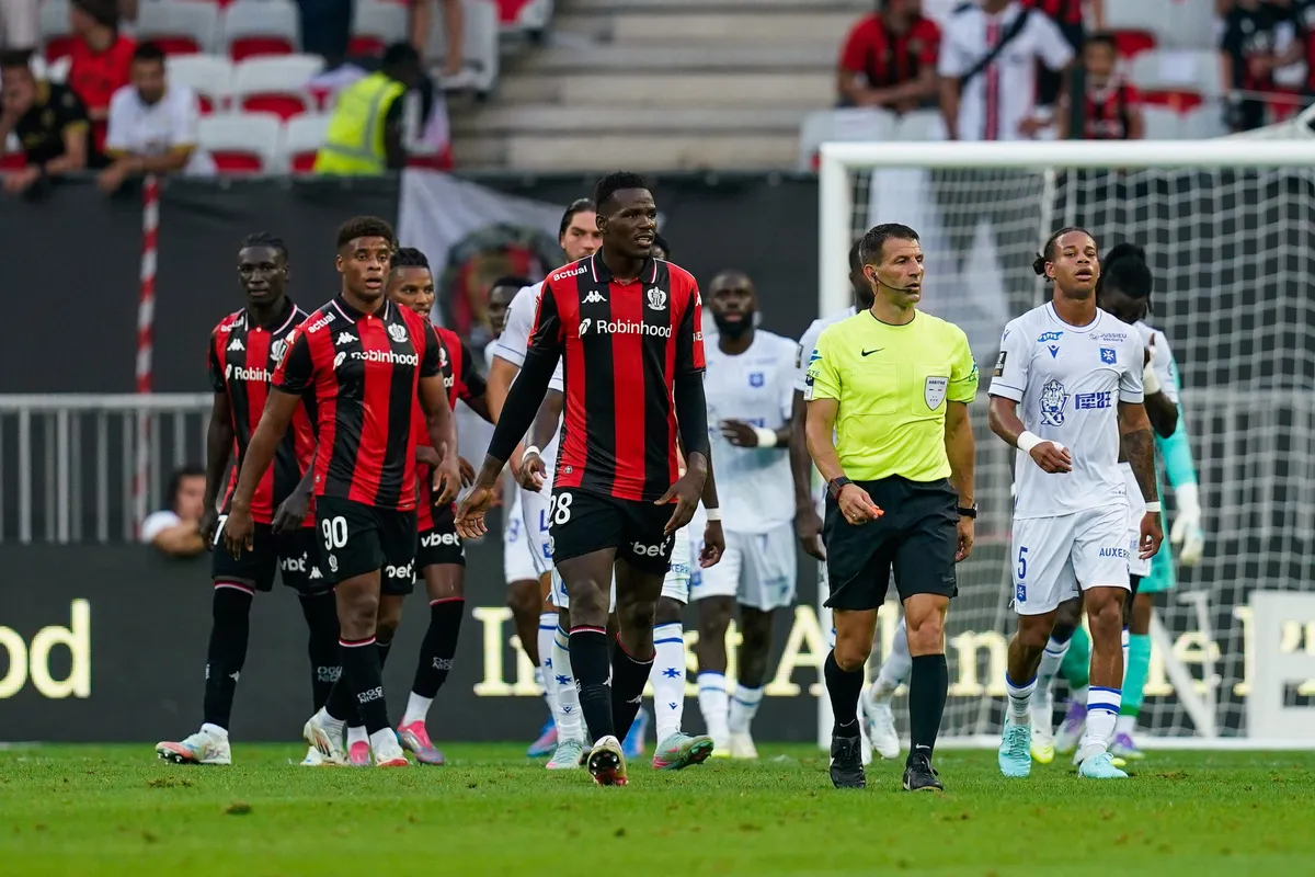 Ligue 1 : l'OGC Nice domine l'AJ Auxerre - But! Football Club