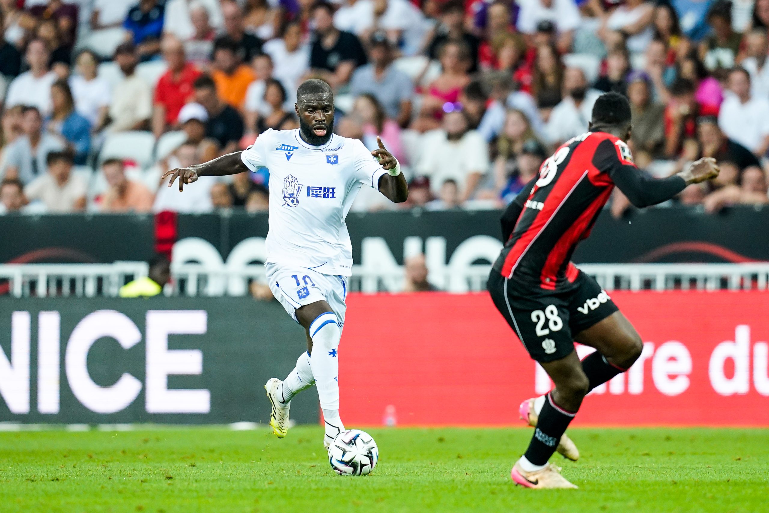 Lassine Sinayoko lors du match à Nice, où il avait marqué pour l'AJ Auxerre.