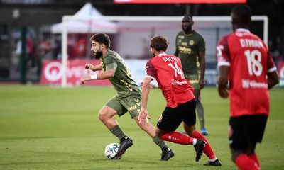 ASSE : patients, les Verts s&rsquo;imposent sur la fin à Boulogne et reprennent la tête de la L2