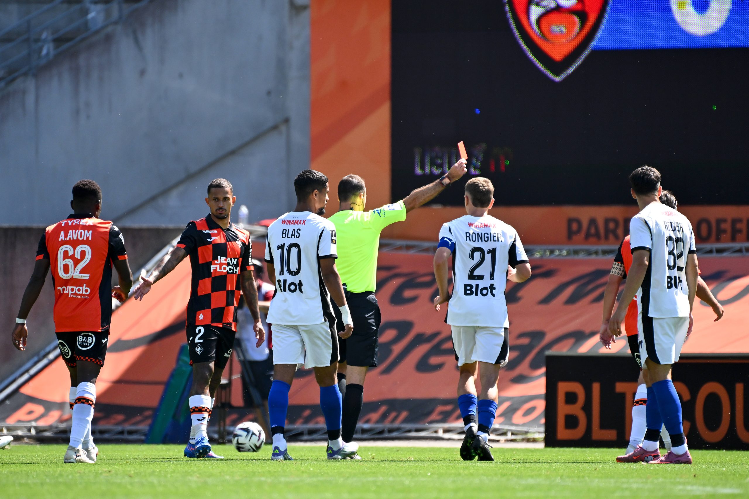 Stade Rennais : à 9 contre 11, Rennes vit un cauchemar et se fait cartonner par le FC Lorient