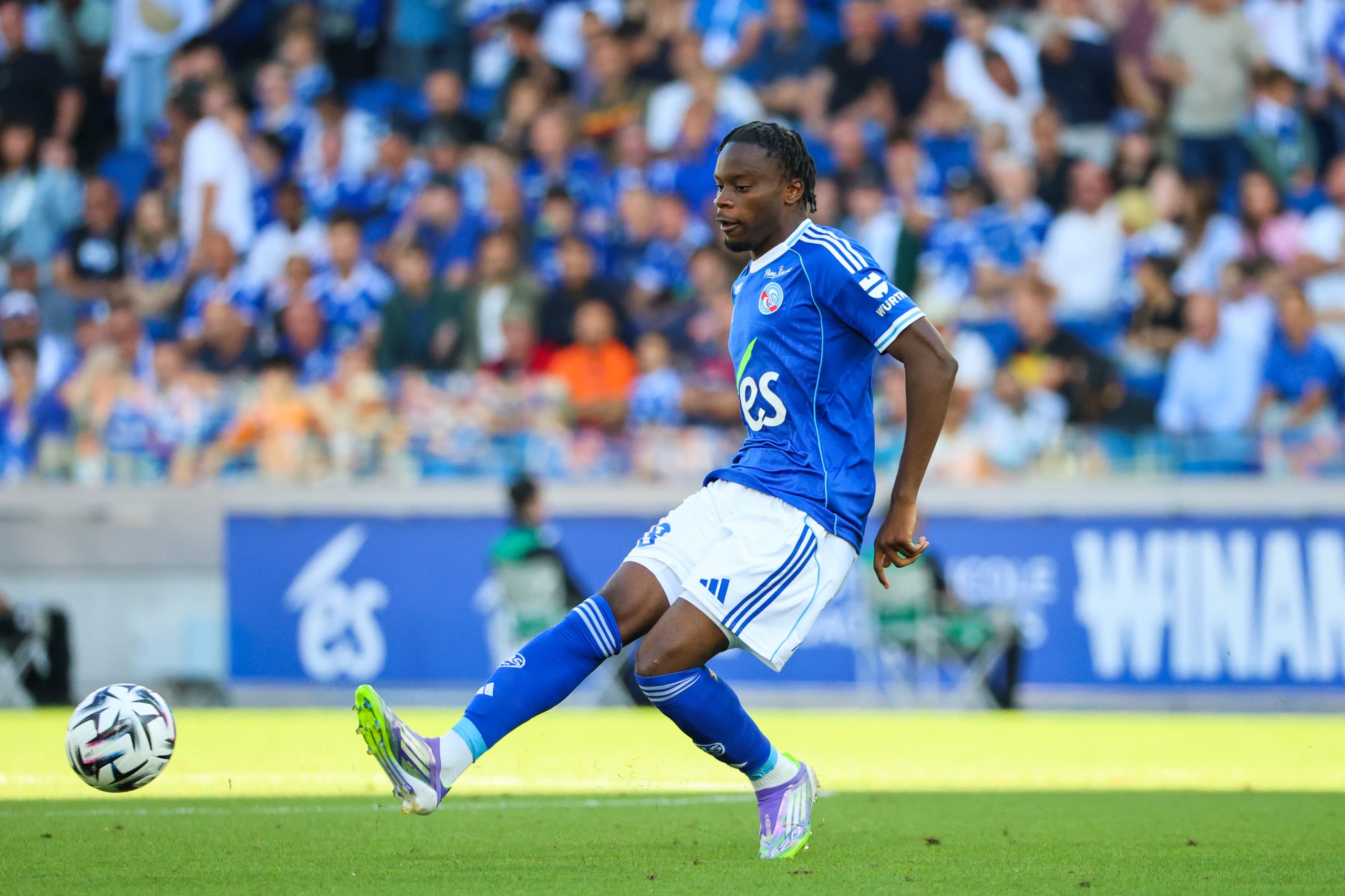 Junior Mwanga lors du match du RC Strasbourg contre le FC Nantes... avant qu'il soit prêté aux Canaris !