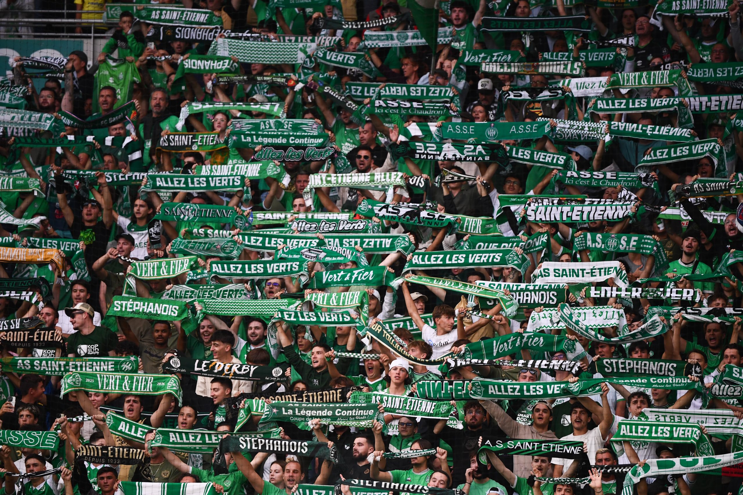 Les supporters de l'ASSE lors du match dans le Chaudron contre Grenoble.