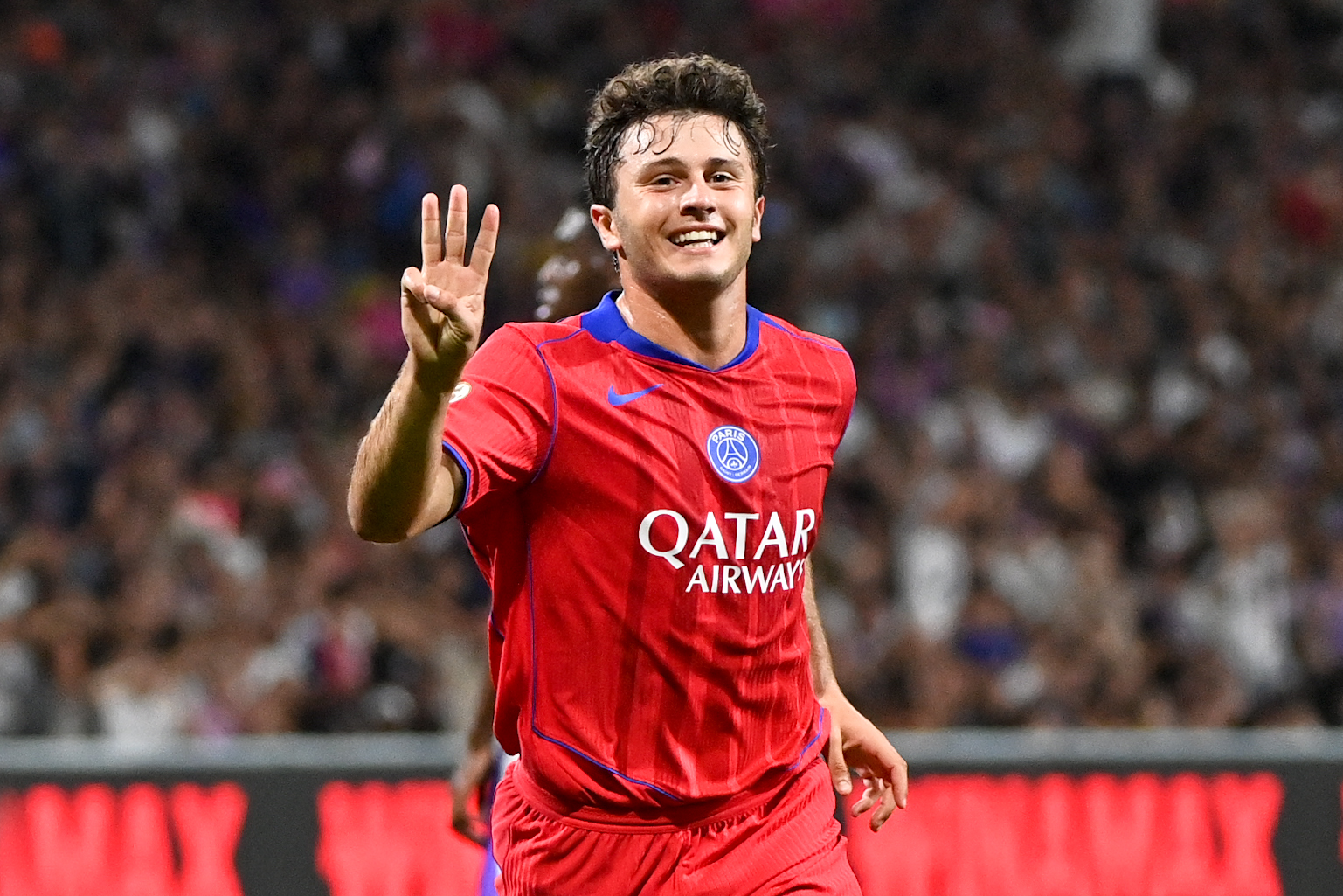 PSG : la justification géniale de João Neves sur ses deux retournés face à Toulouse