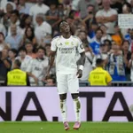 Revue de presse espagnole : double coup dur au FC Barcelone, Vinicius revit au Real Madrid ! 