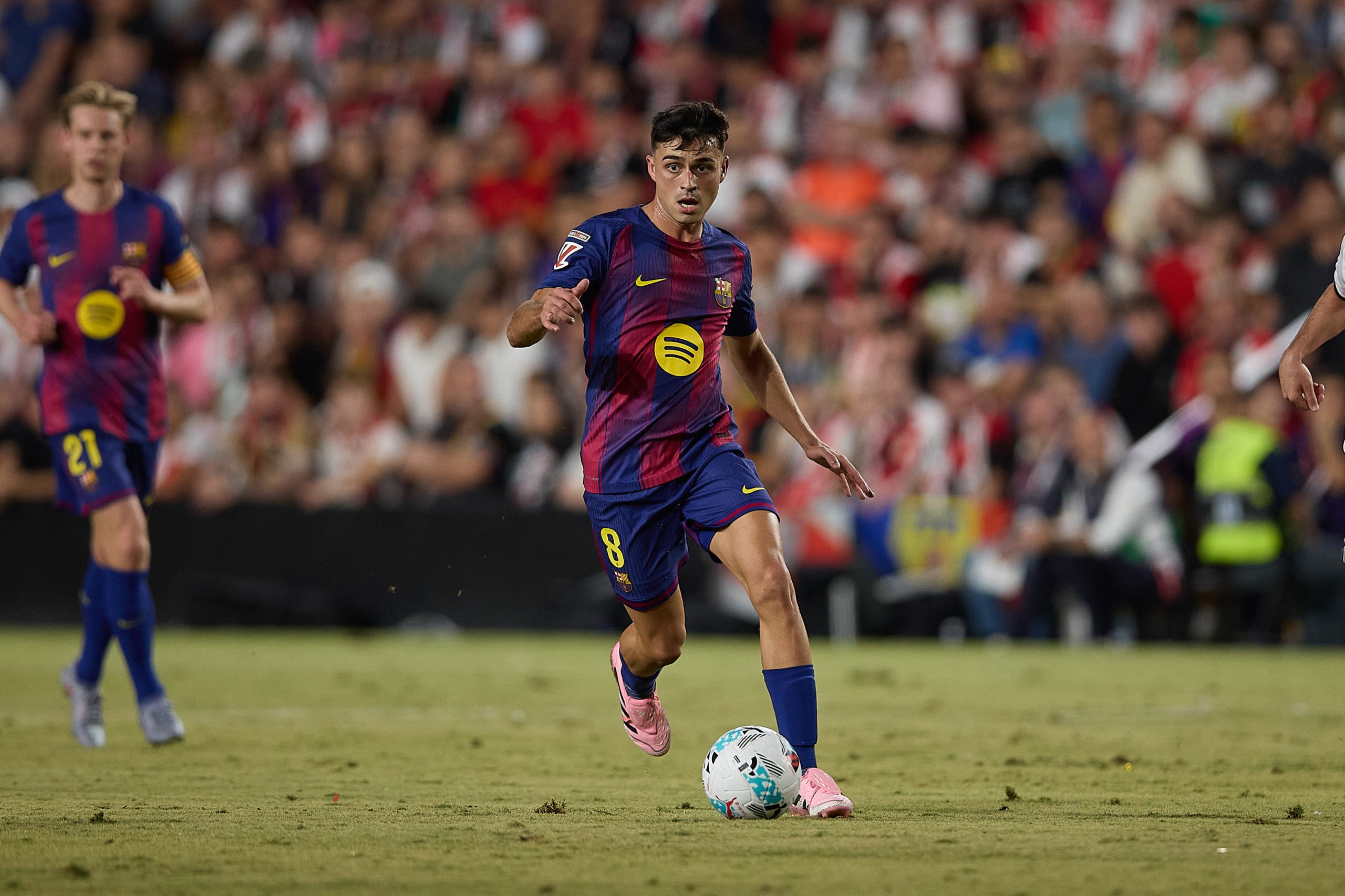 Le milieu du FC Barcelone Pedri lors du match sur la pelouse du Rayo Vallecano.