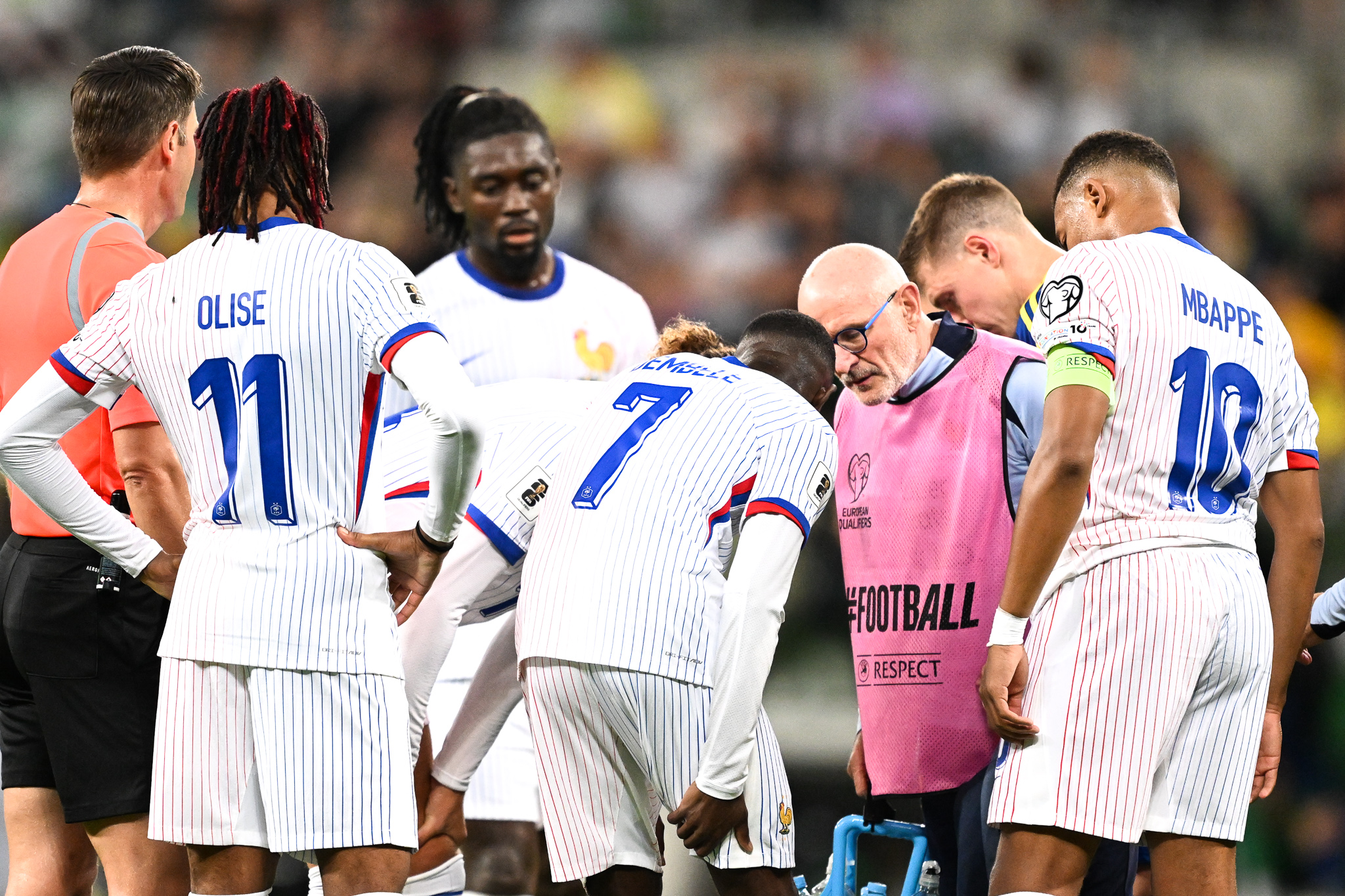 Ousmane Dembélé au moment de sa sortie sur blessure lors d'Ukraine-France.