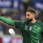 PSG Mercato : Donnarumma débarque enfin à Manchester City… et il inquiète déjà