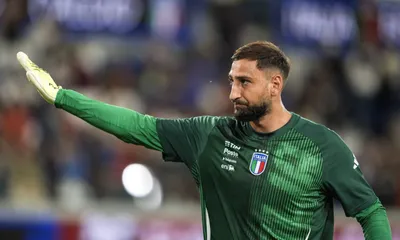 PSG Mercato : Donnarumma débarque enfin à Manchester City… et il inquiète déjà