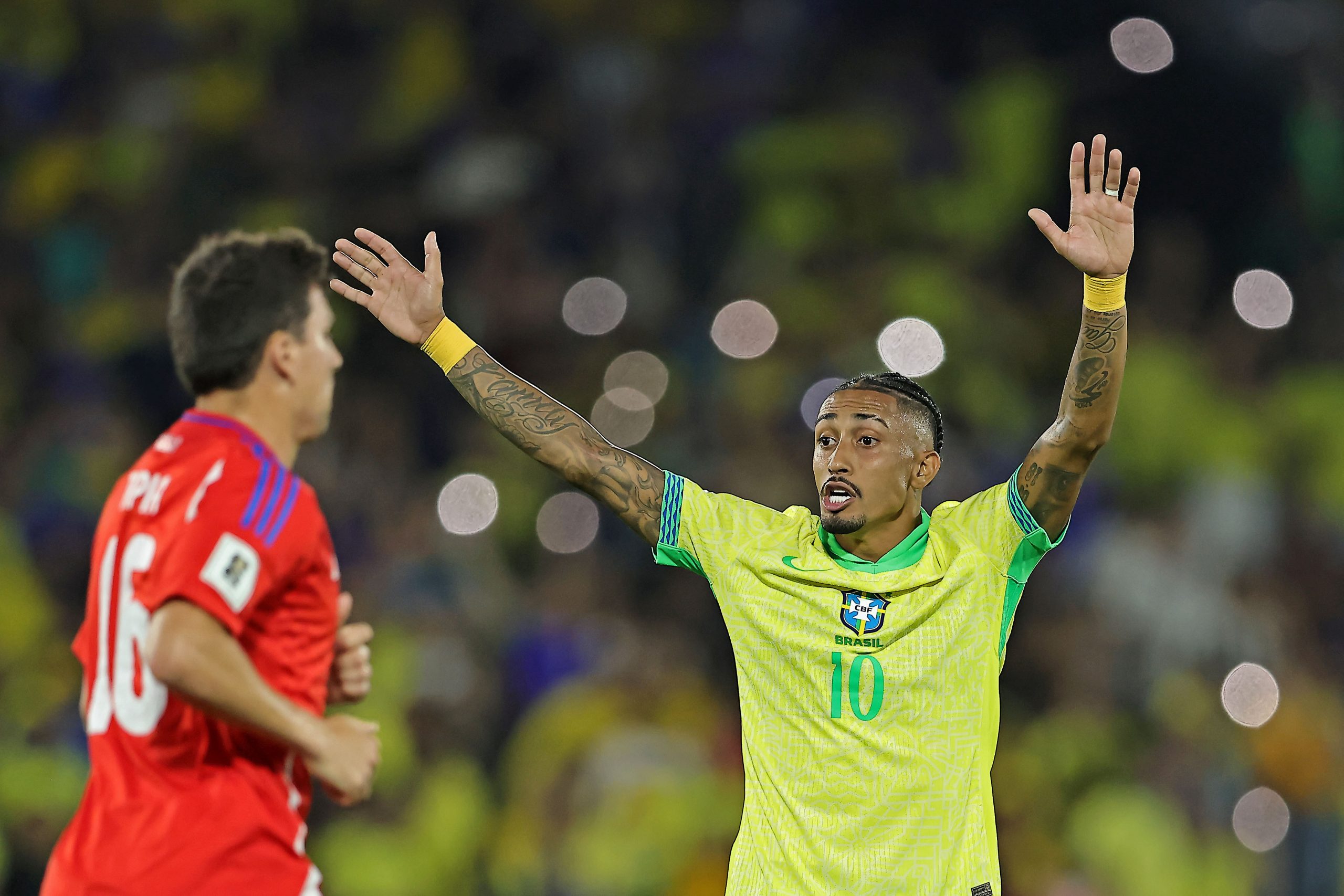 Raphinha lors du match de la sélection brésilienne contre le Chili en éliminatoires de la Coupe du monde 2026.