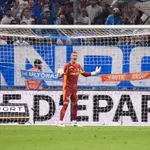 OM : Jeffrey de Lange raconte sa titularisation face à Lorient et défie Geronimo Rulli