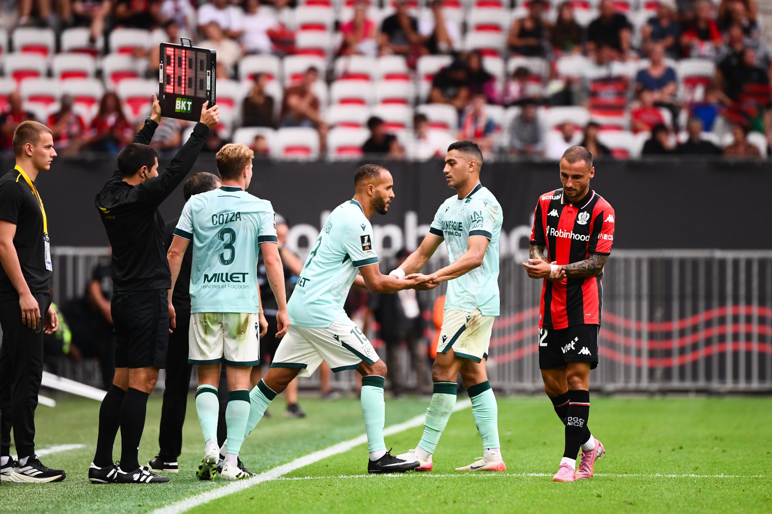 Youssel El Arabi remplaçant Mostafa Mohamed lors de Nice-Nantes.