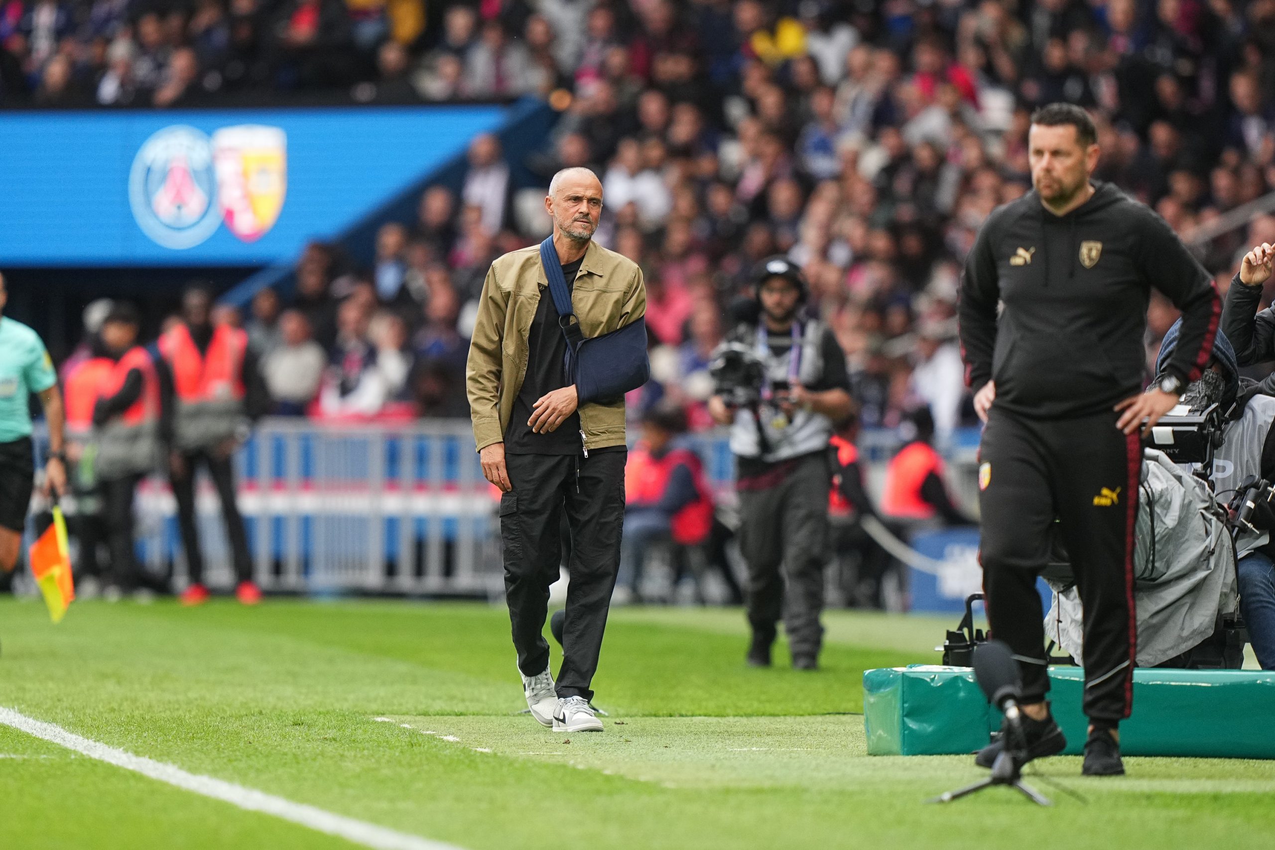 Luis Enrique lors du match entre le PSG et le RC Lens.