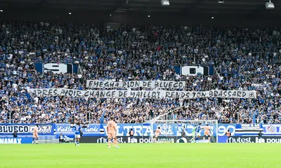 Revue de presse : c&rsquo;est le chaos entre le RC Strasbourg et ses supporters !