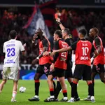 Morton voit rouge, l’OL craque au finish face au Stade Rennais, les notes