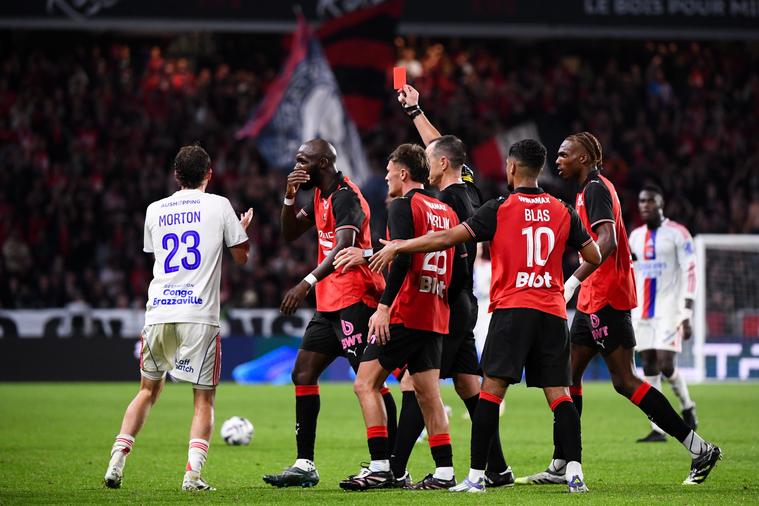 Morton voit rouge, l'OL craque au finish face au Stade Rennais, les notes